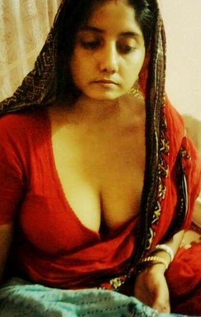 Indian saree wife nude picture