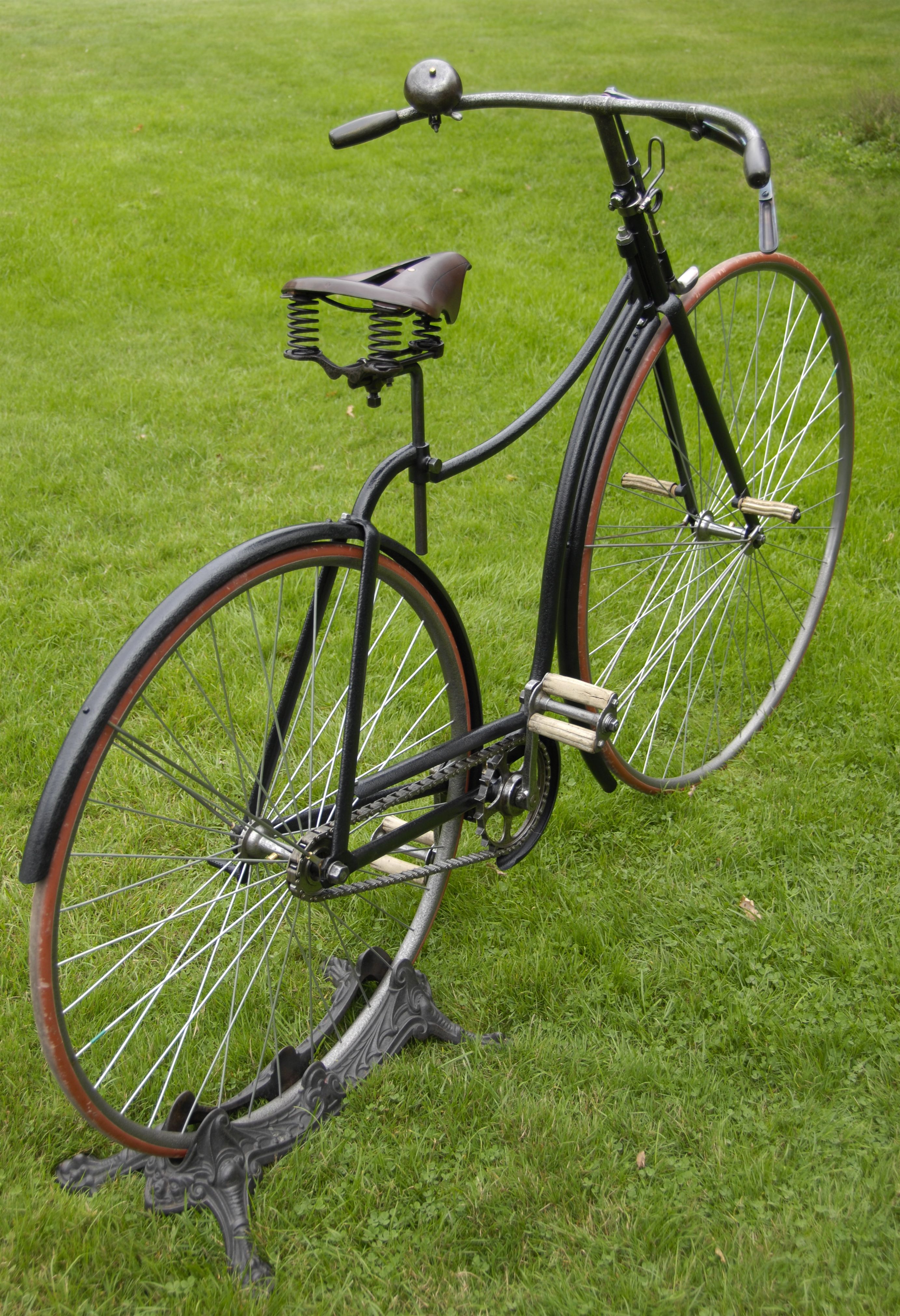 Sutton bicycle vintage road bike
