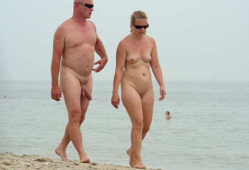 Big cock naked men on nude beach