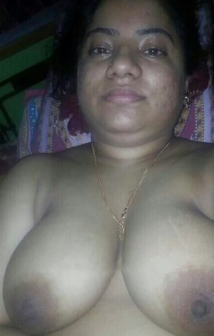 Aunty selfie nude