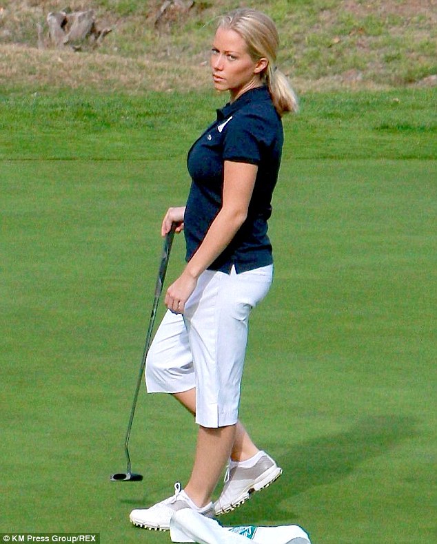 Kendra wilkinson golf