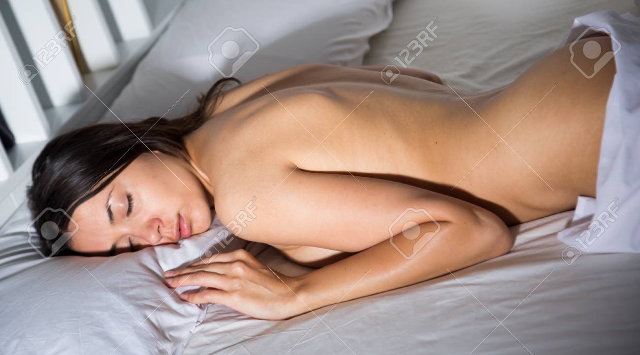 Sexy nude sleeping teen