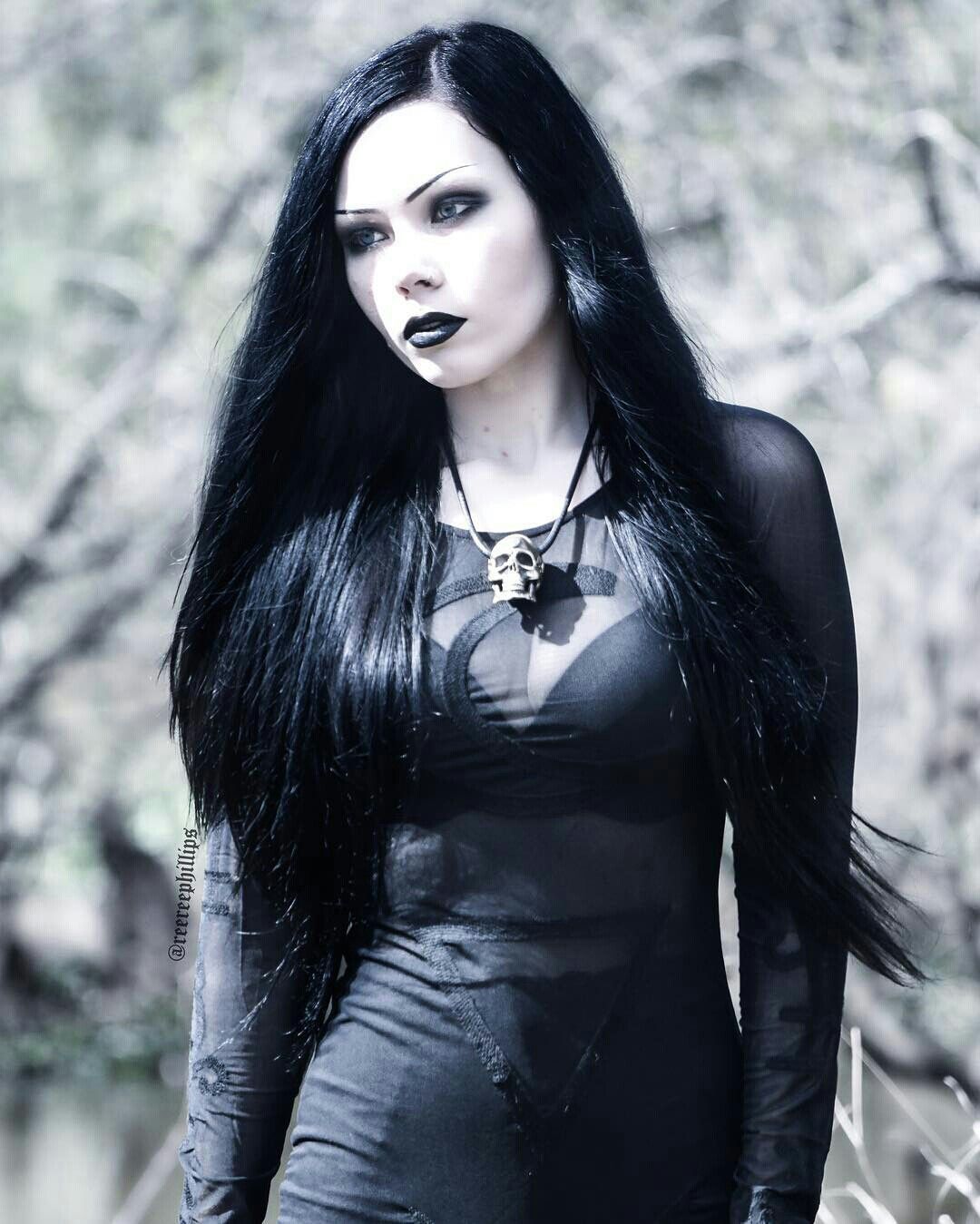 Sexy victorian gothic girl