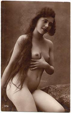 Vintage photos of nude womwn