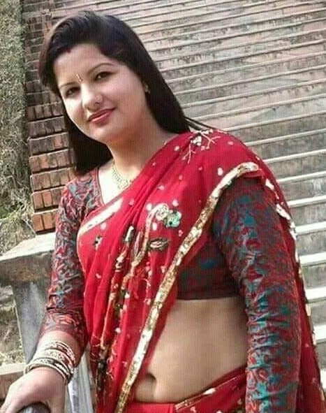 Desi aunty in blouse hot pics