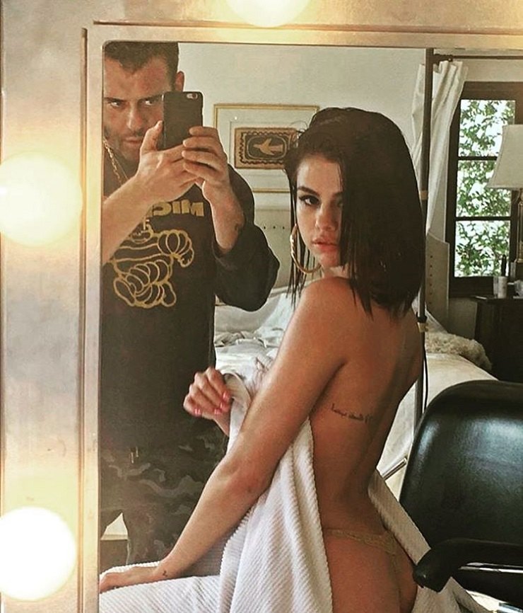 Nude selfie gomez instagram selena