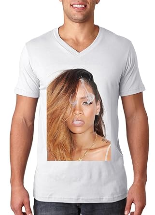 Rihanna sexy shirt pic
