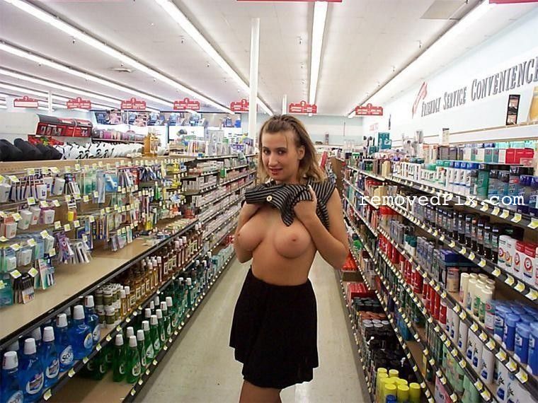 Nude Girls Flashing At Walmart Murano Glass