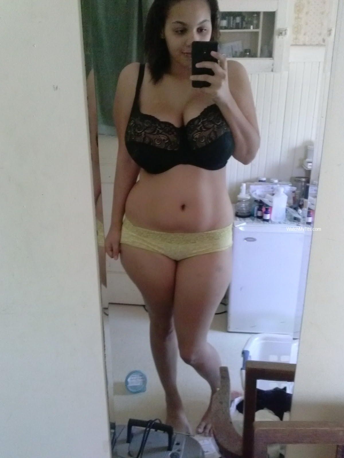 Latina big boob selfies