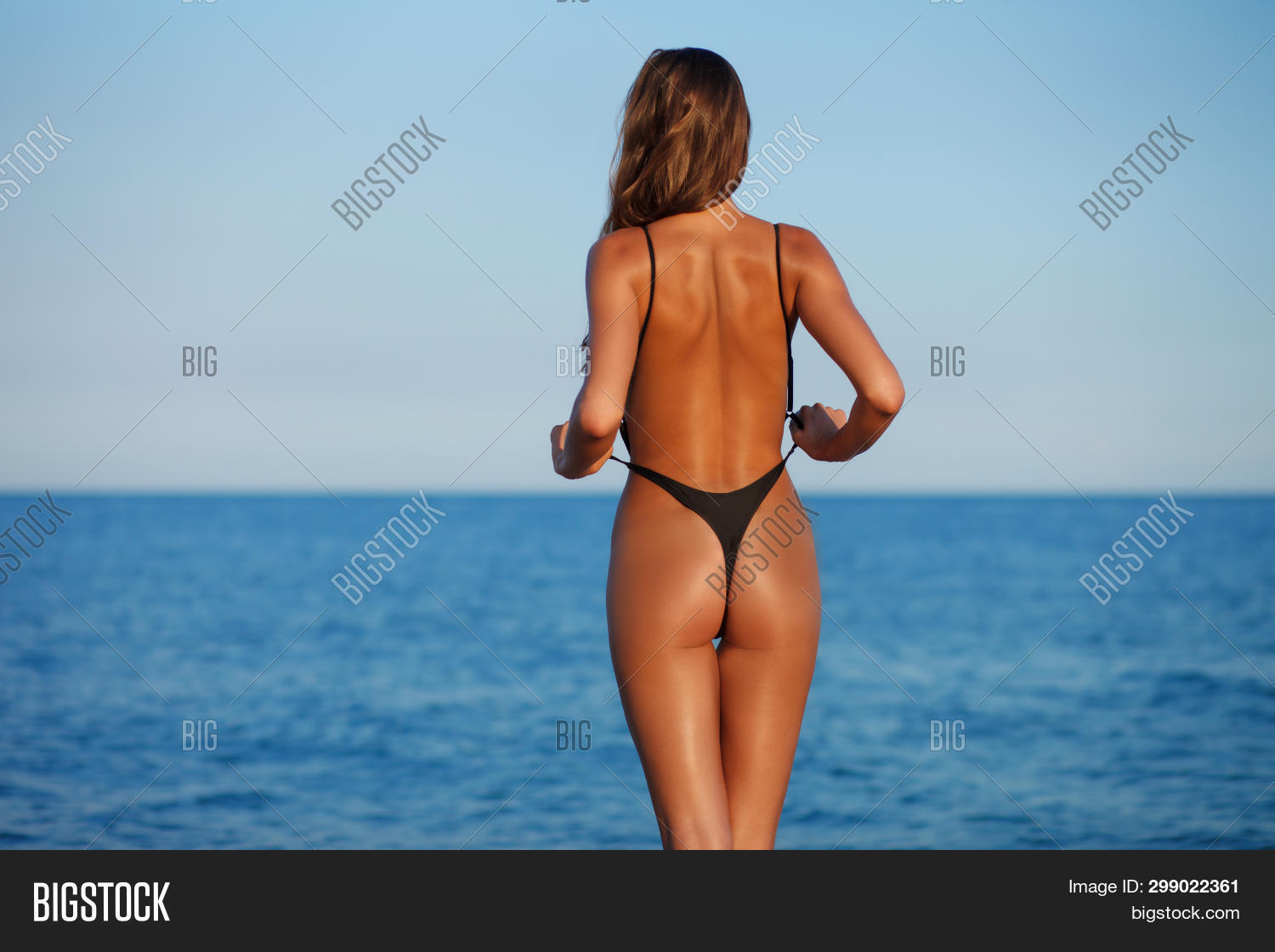 Sexy big ass woman beach