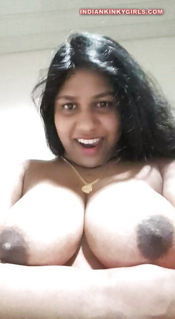 Aunty selfie nude