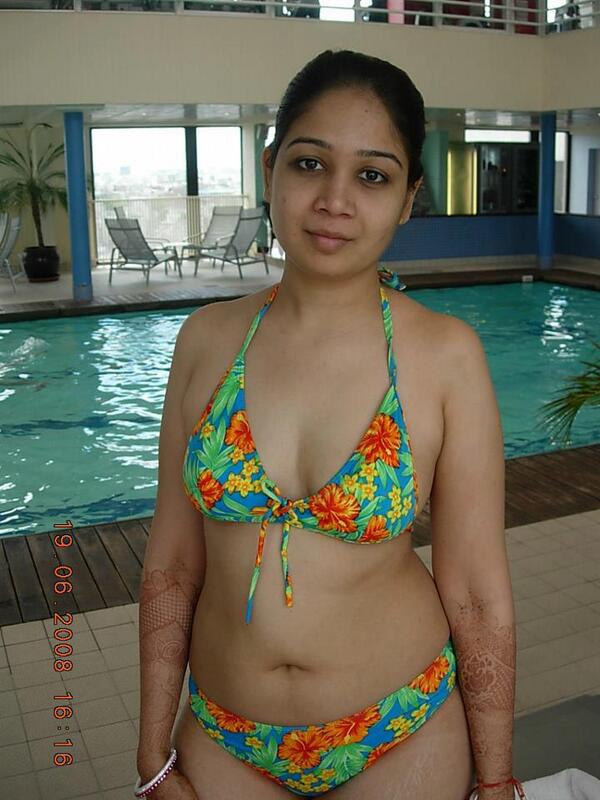 Indian aunties navel naked