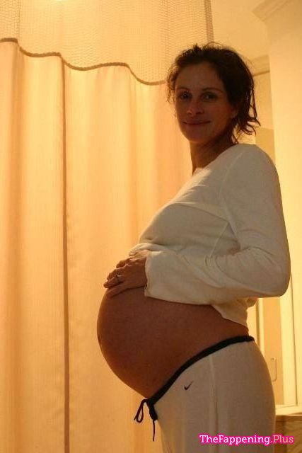 Roberts nude julia pregnant